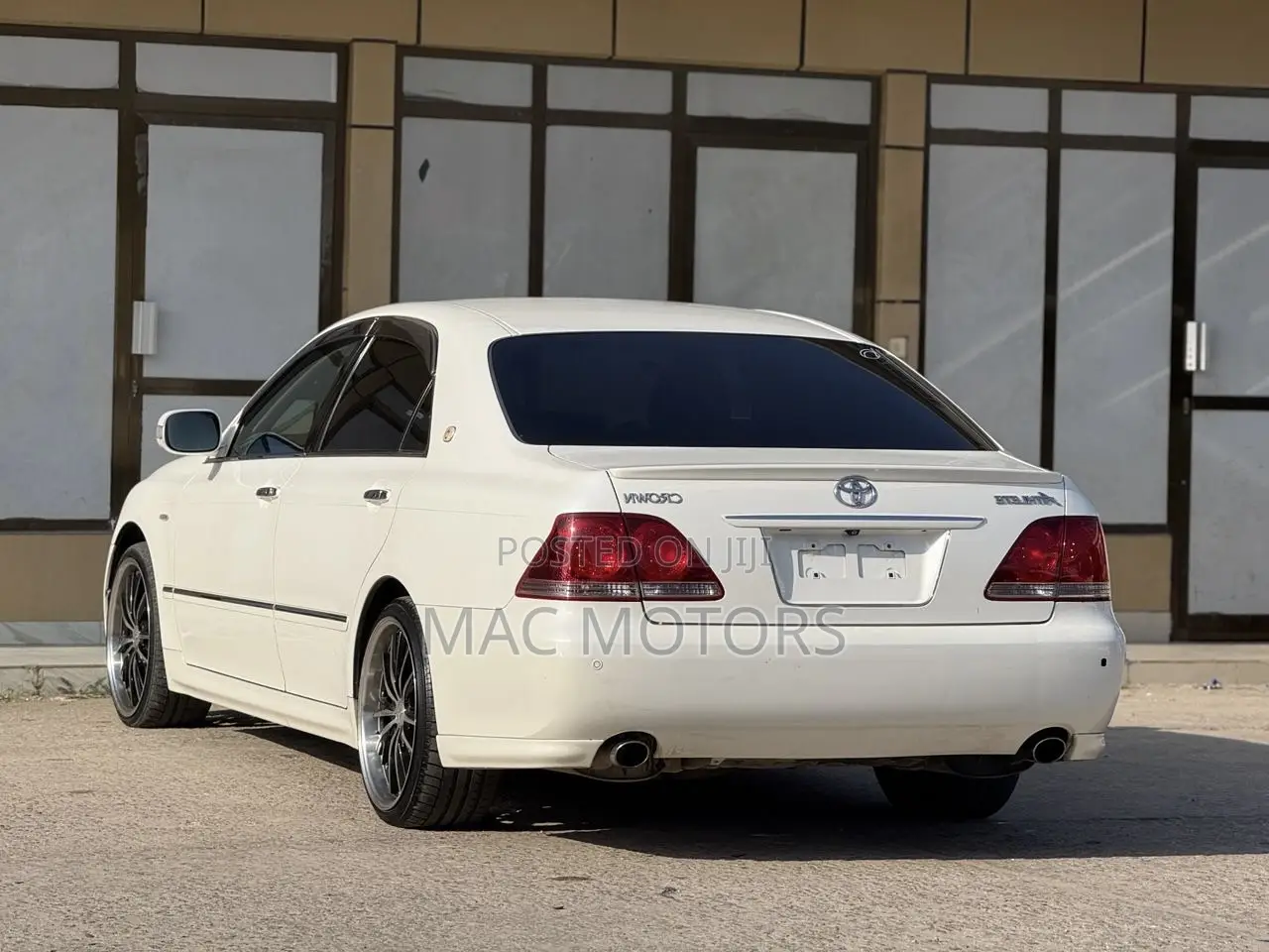 Toyota Crown Royale 2005 White