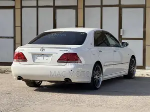 Toyota Crown Royale 2005 White