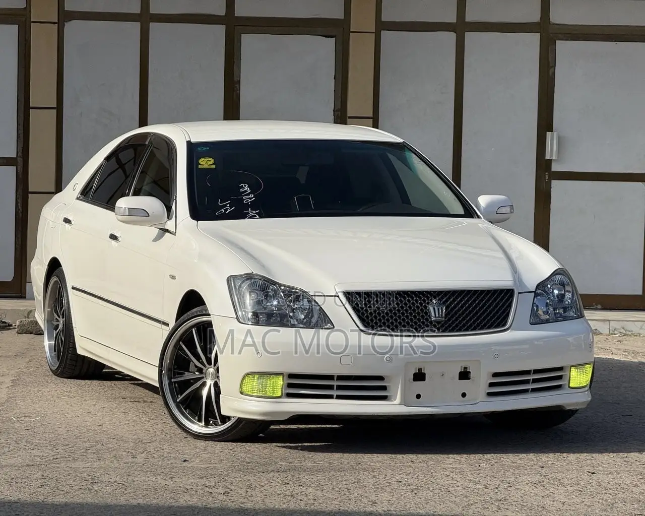 Toyota Crown Royale 2005 White