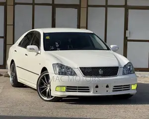 Toyota Crown Royale 2005 White
