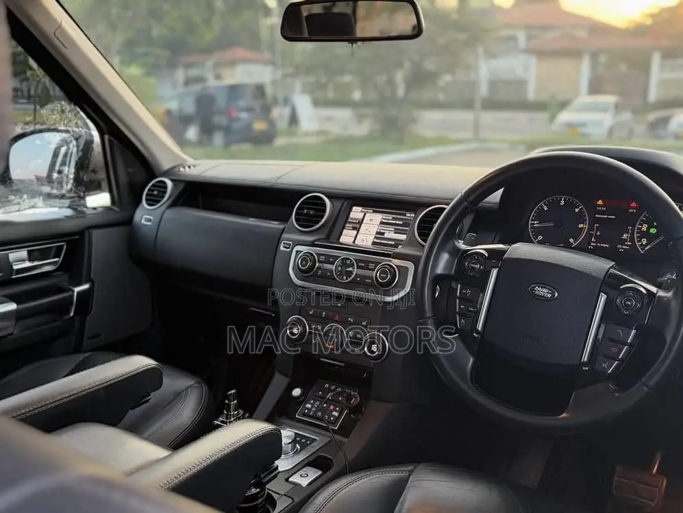 Land Rover Discovery 2015 Gray