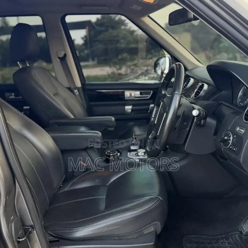 Land Rover Discovery 2015 Gray