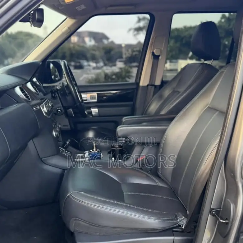 Land Rover Discovery 2015 Gray