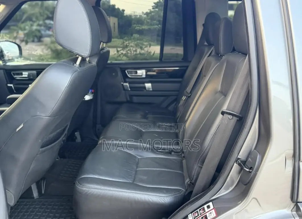Land Rover Discovery 2015 Gray