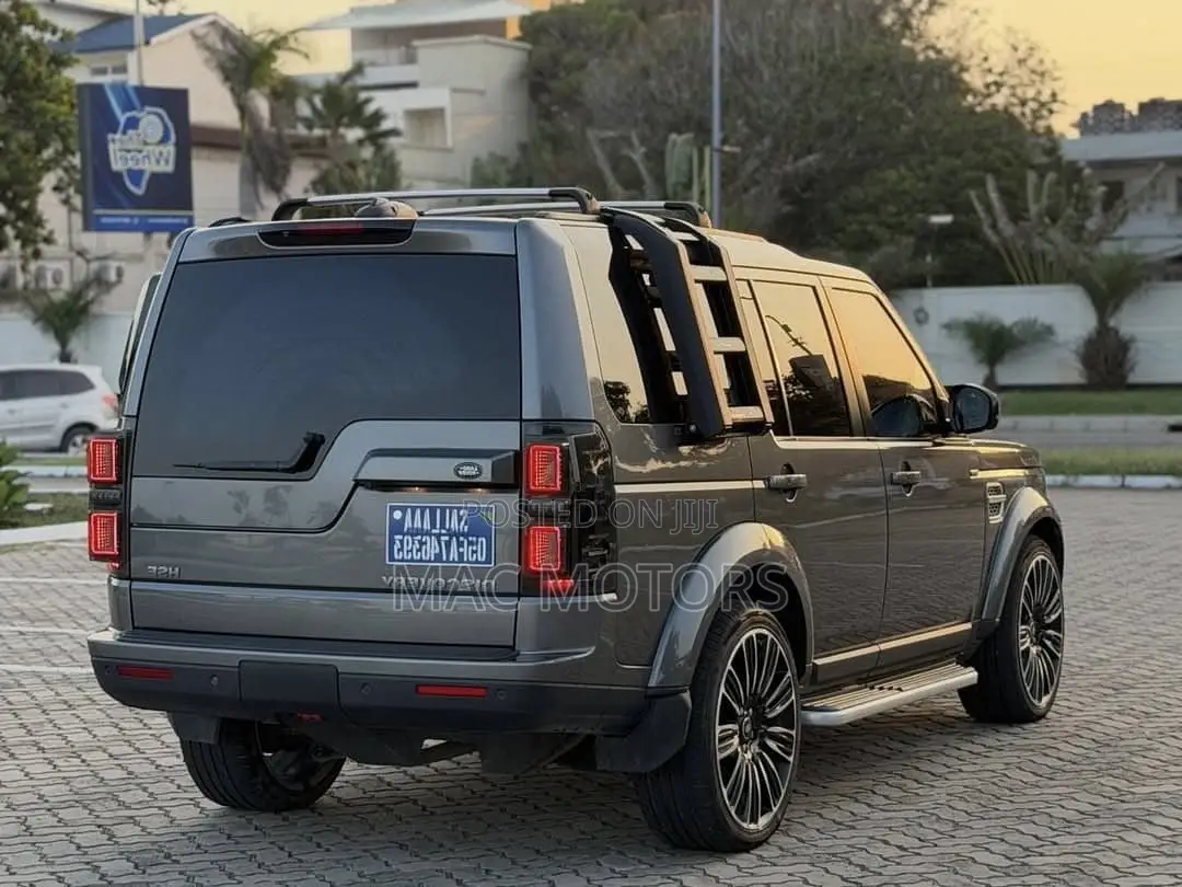 Land Rover Discovery 2015 Gray