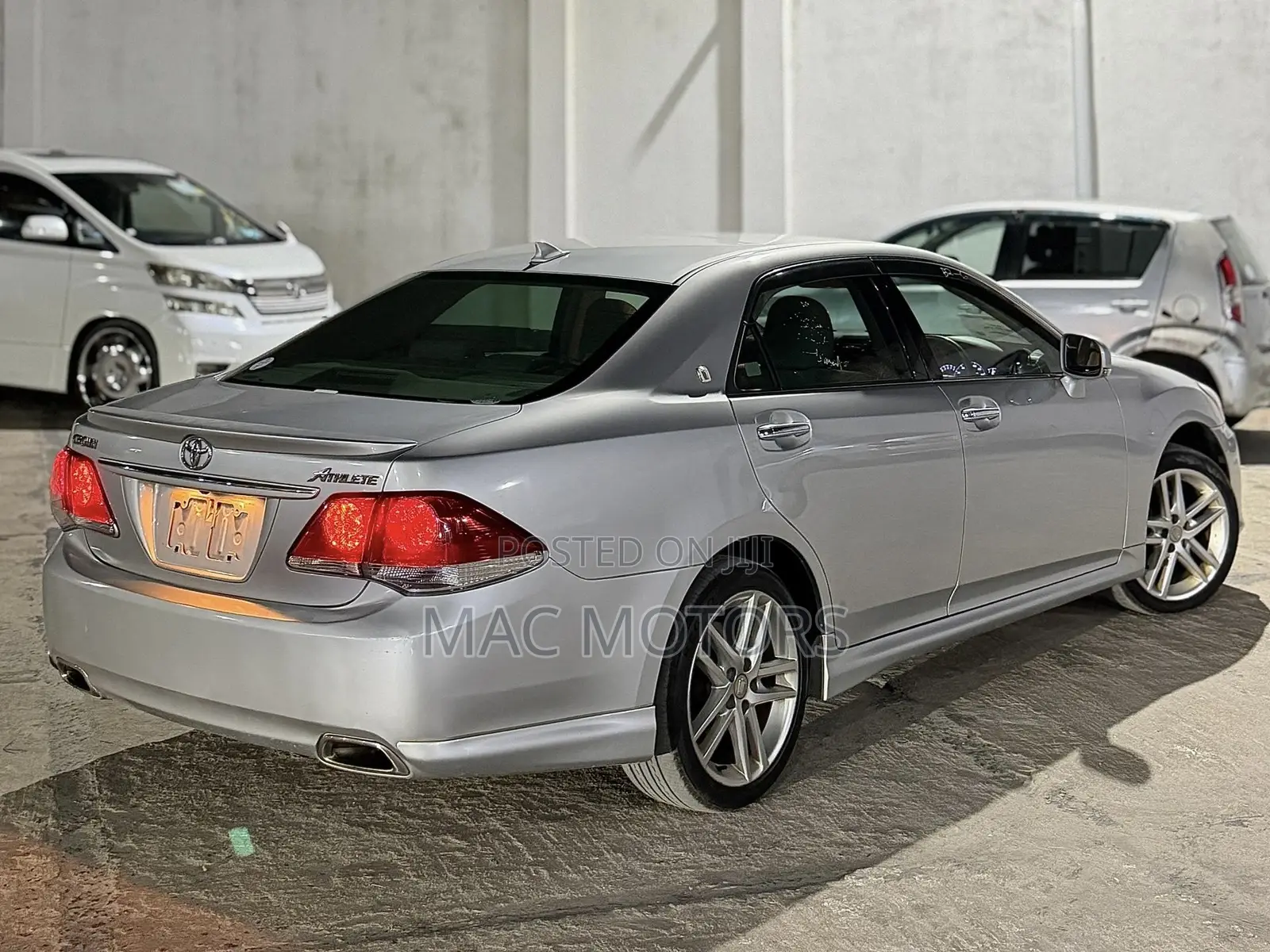 Toyota Crown 2010 Silver