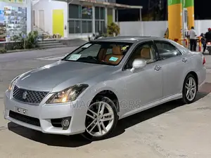 Toyota Crown 2010 Silver