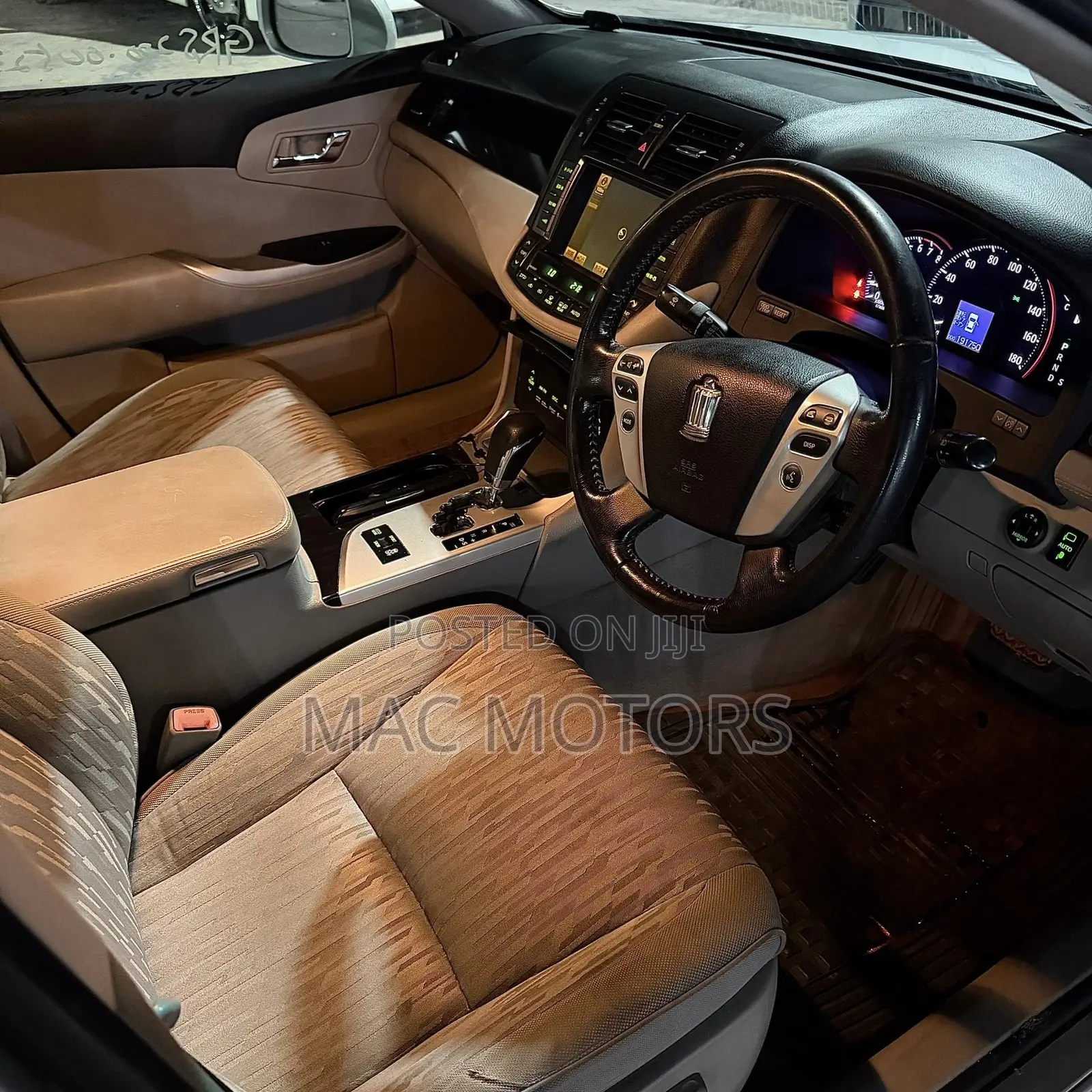Toyota Crown 2010 Silver