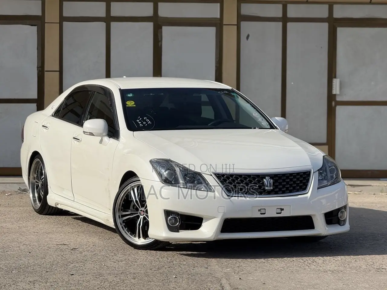 Toyota Crown 2010 White