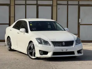 Toyota Crown 2010 White