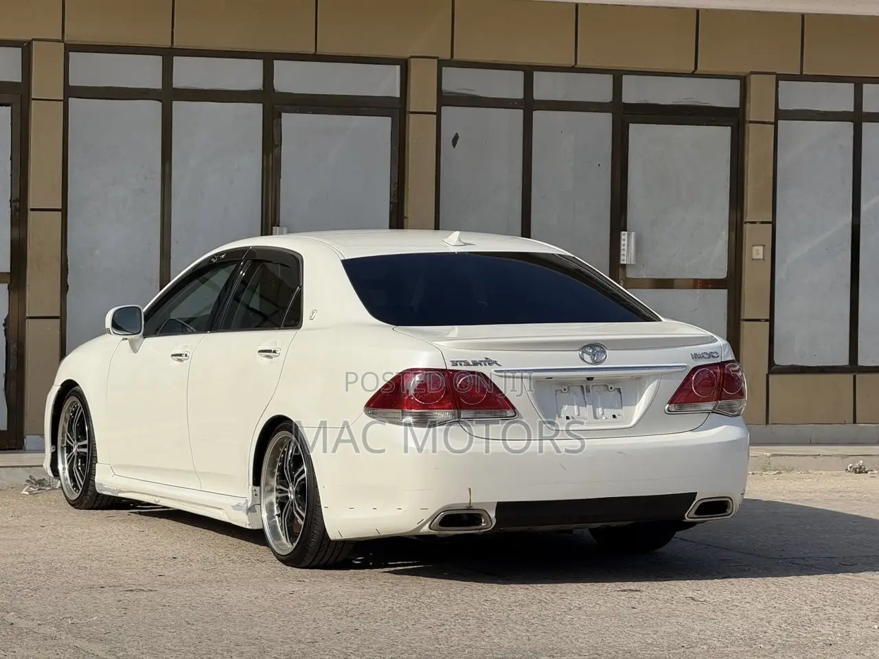 Toyota Crown 2010 White