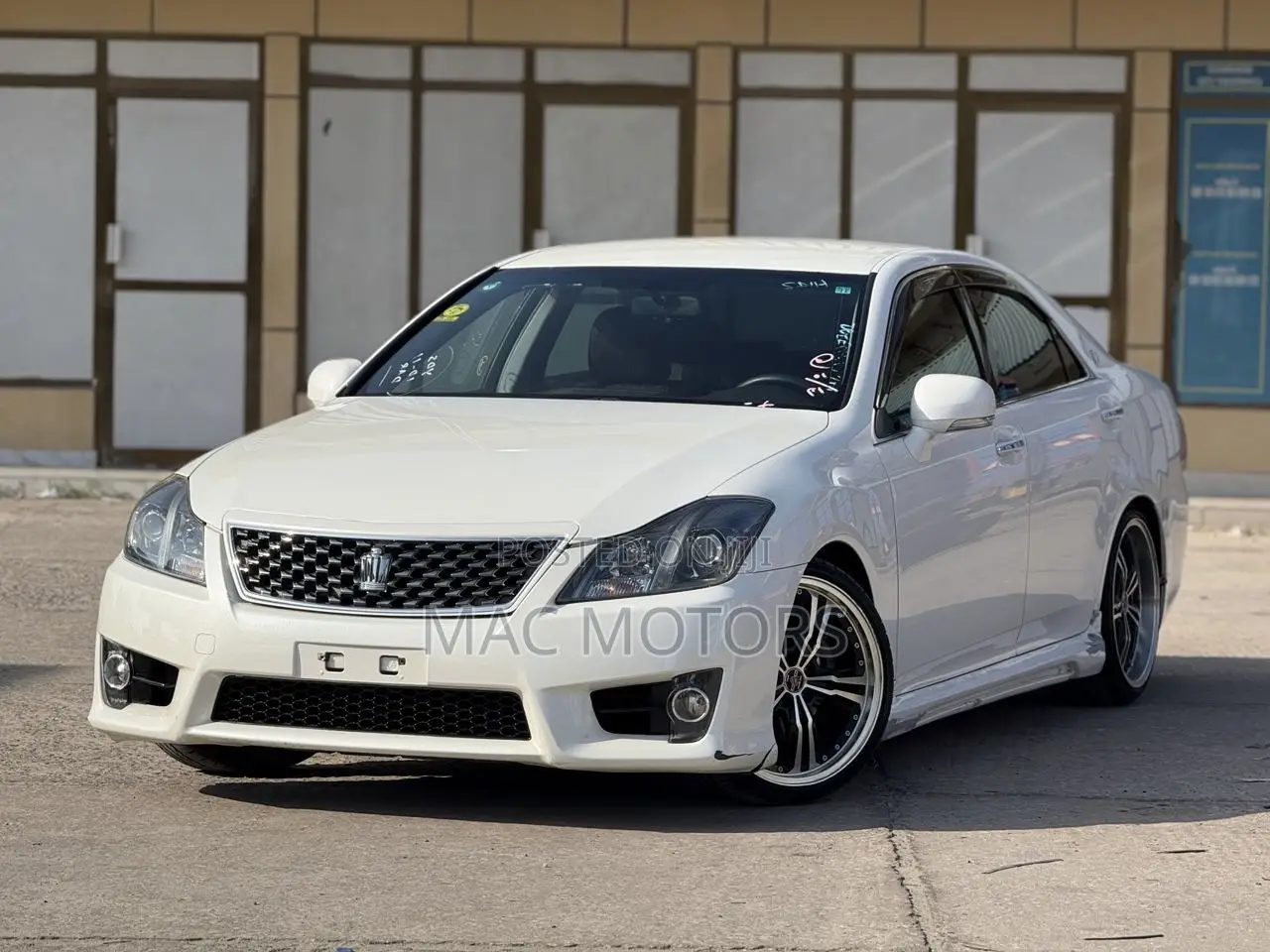 Toyota Crown 2010 White