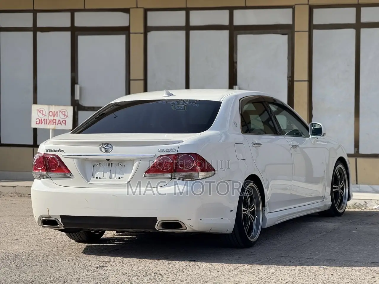 Toyota Crown 2010 White