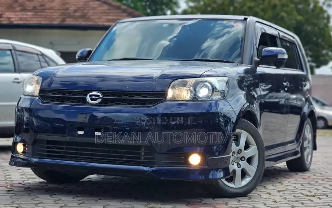 Toyota Corolla Rumion Hatchback 1.5 FWD 2010 Blue