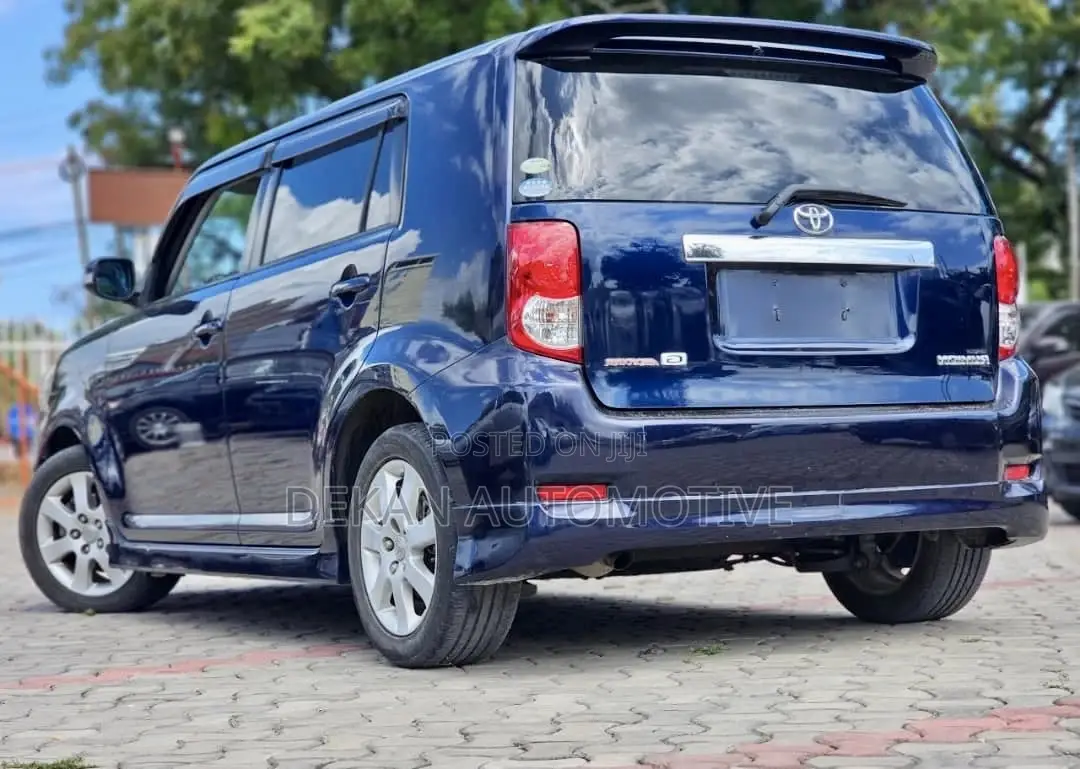 Toyota Corolla Rumion Hatchback 1.5 FWD 2010 Blue
