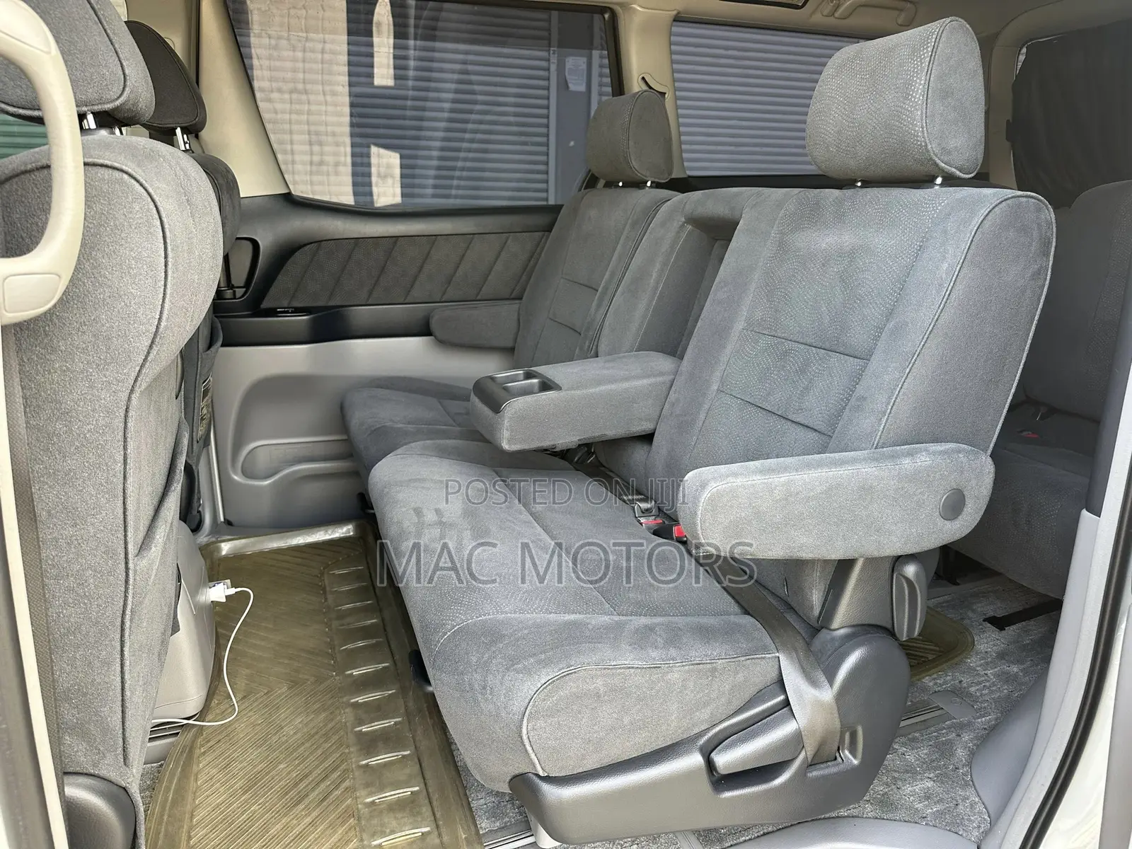 Toyota Alphard 2005 White