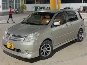 Toyota Raum 1.5 FWD 2006 Silver