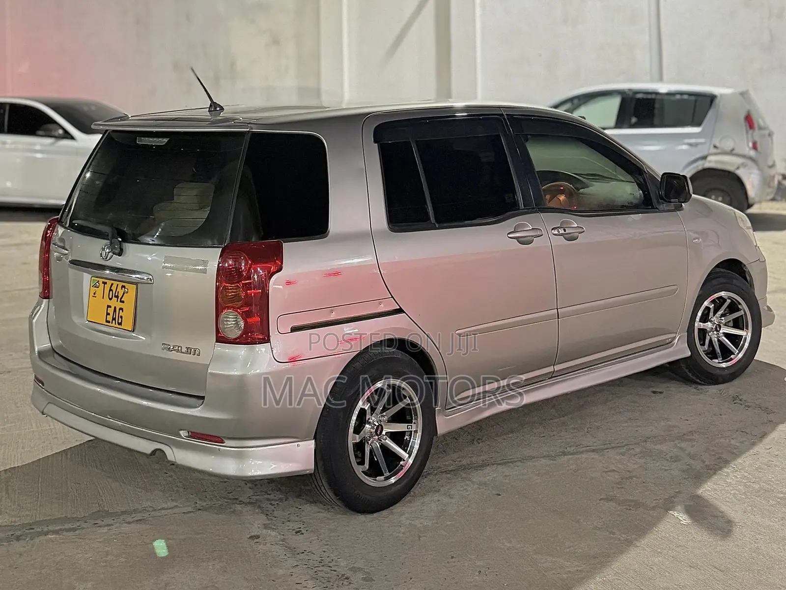 Toyota Raum 1.5 FWD 2006 Silver