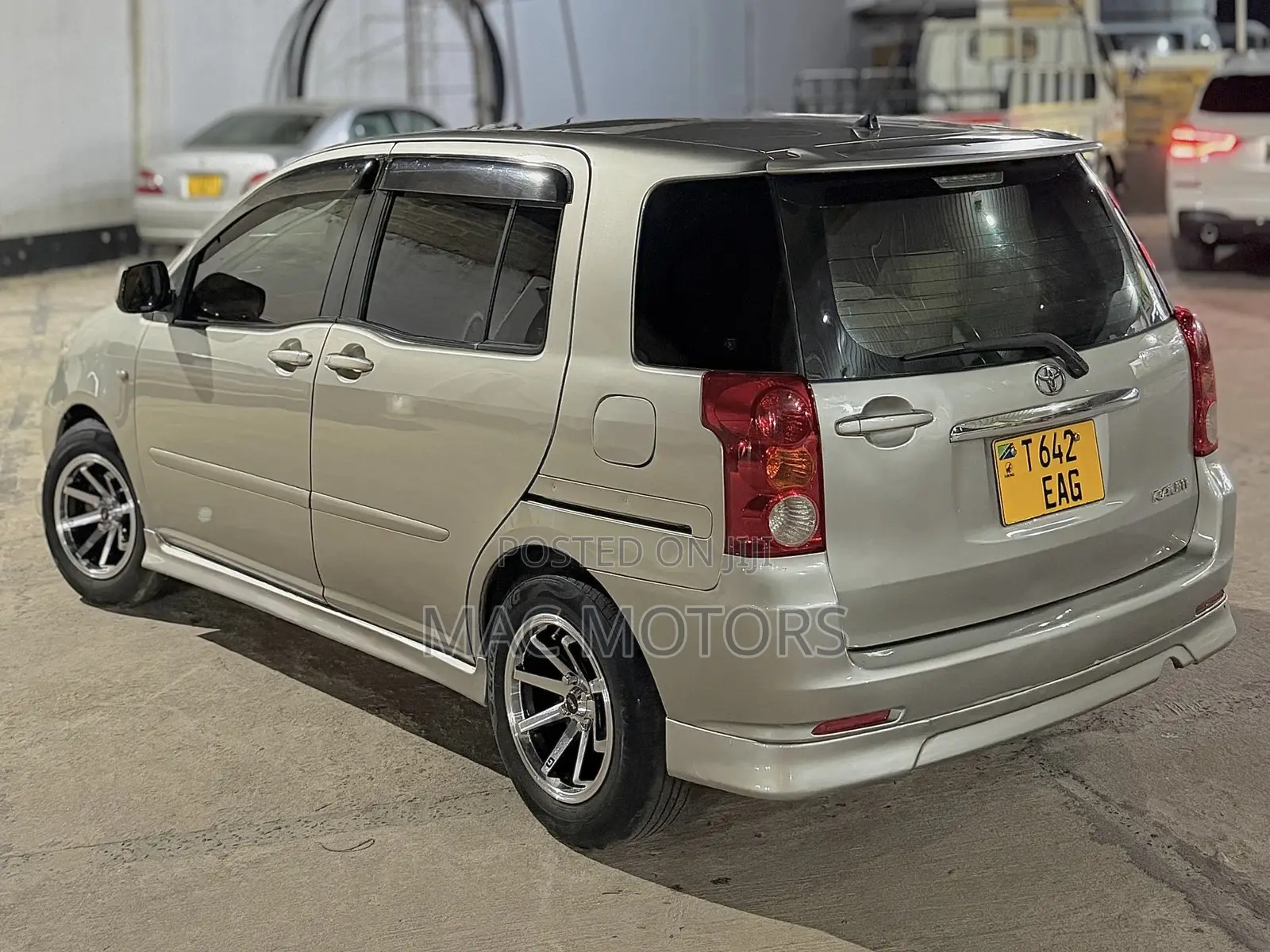 Toyota Raum 1.5 FWD 2006 Silver