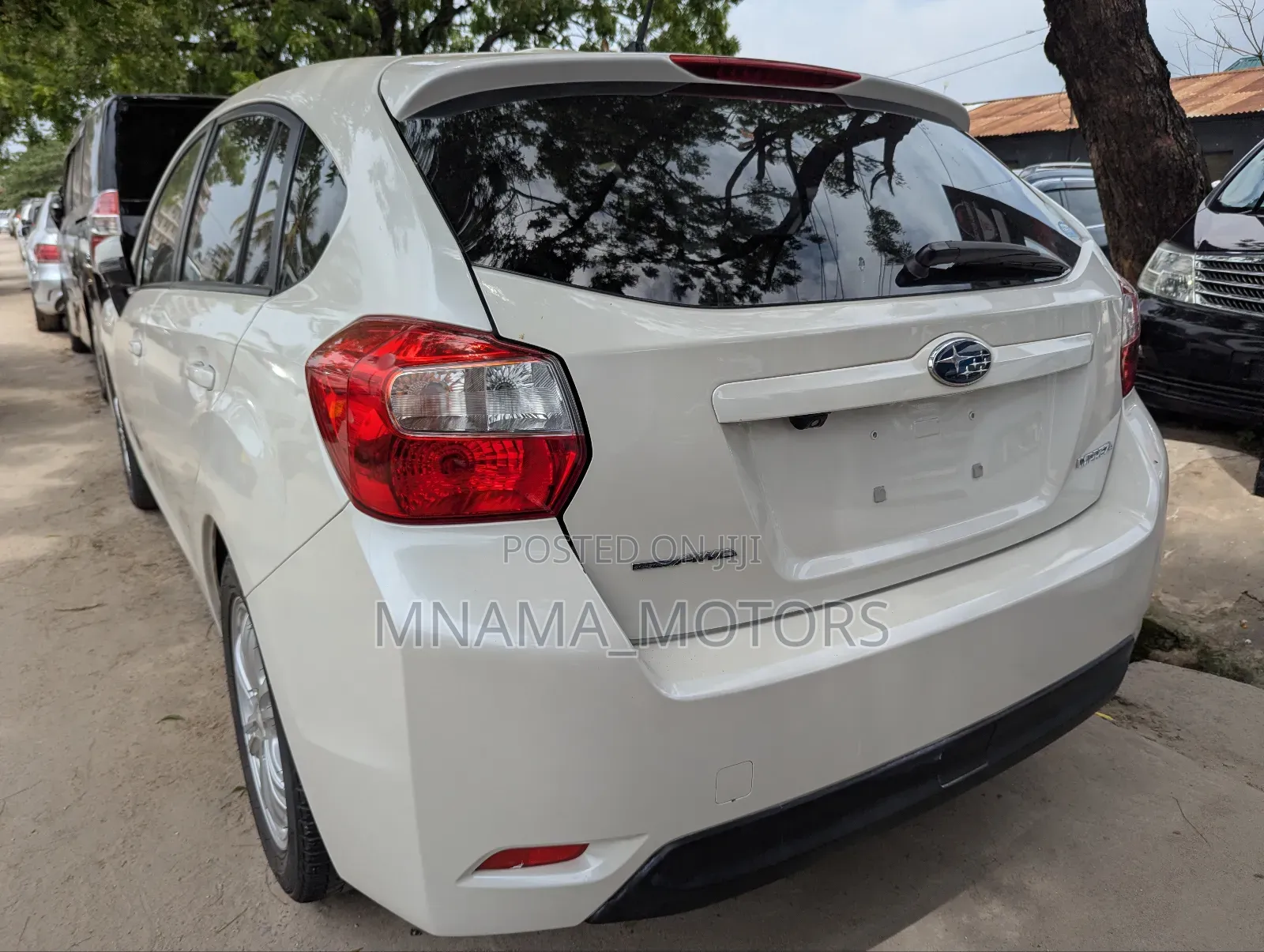 Subaru Impreza 2.0i Premium 5-dr 2013 Pearl