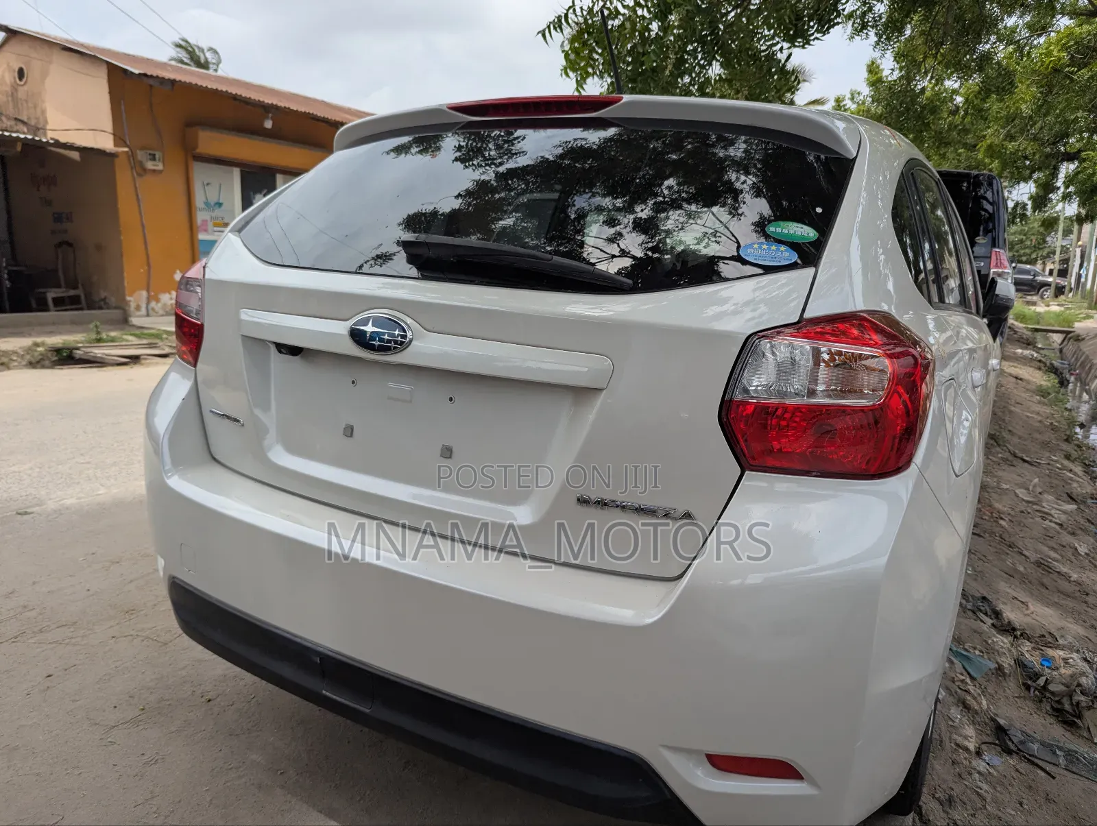 Subaru Impreza 2.0i Premium 5-dr 2013 Pearl