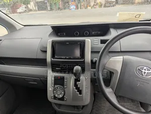 Toyota Noah 2.0 143hp FWD (8 Seater) 2008 Gray