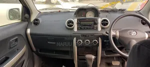 Toyota IST 2002 White