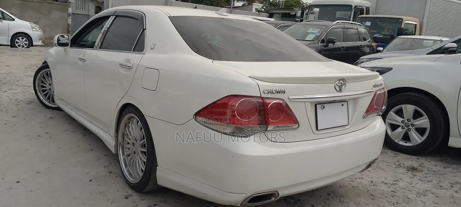 Toyota Crown 2010 White