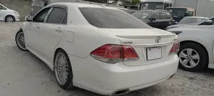 Toyota Crown 2010 White