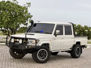 Toyota Land Cruiser 2016 White