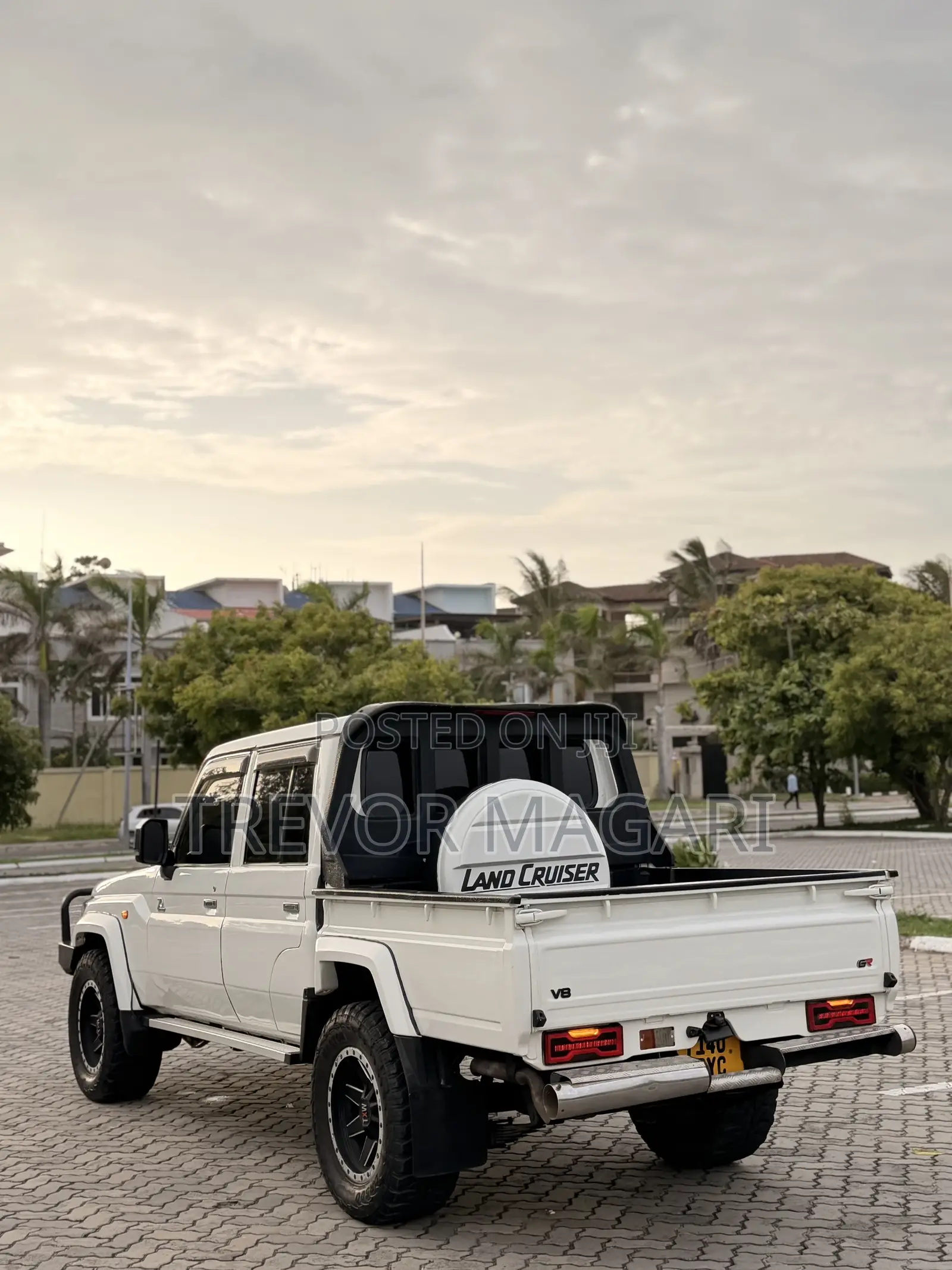 Toyota Land Cruiser 2016 White