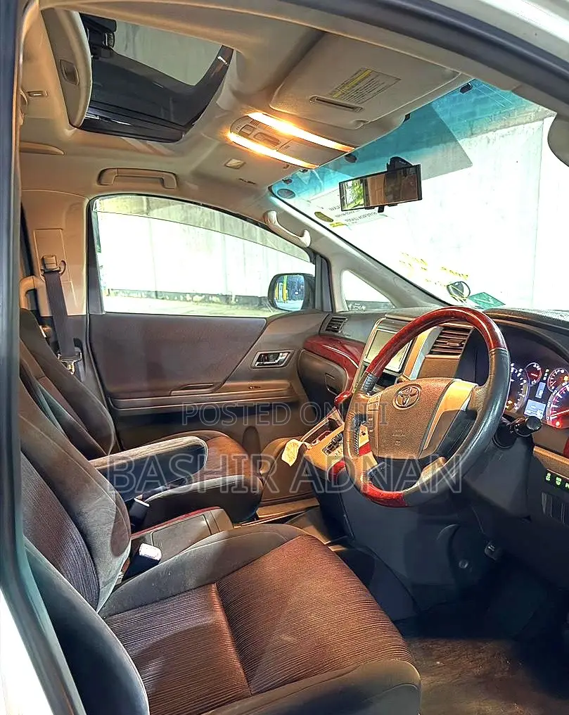 Toyota Vellfire 2010 White
