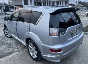 Mitsubishi Outlander 2011 Silver