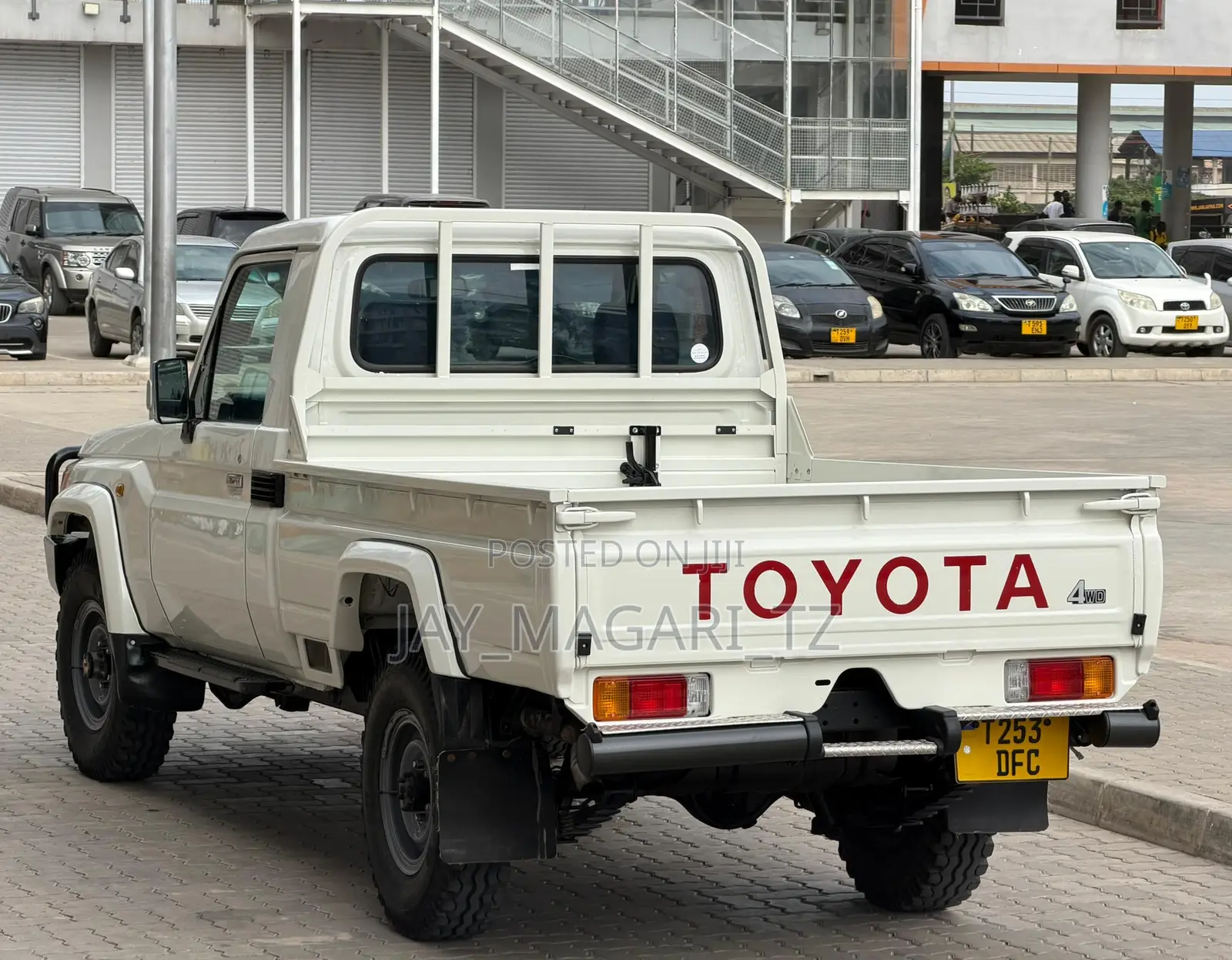 Toyota Land Cruiser 2009 White