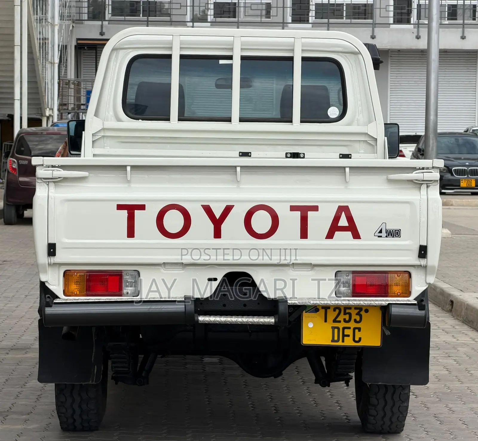 Toyota Land Cruiser 2009 White