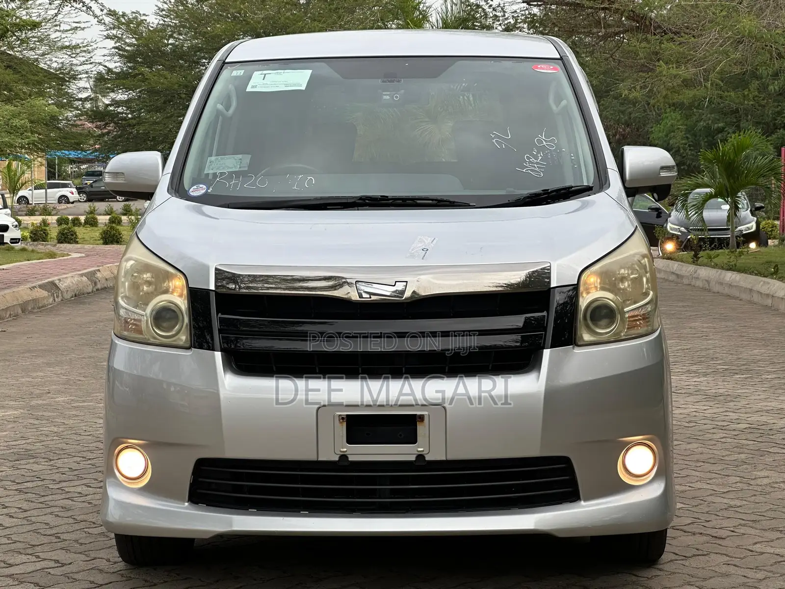 Toyota Noah 2008 Silver