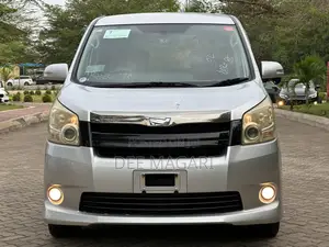 Toyota Noah 2008 Silver