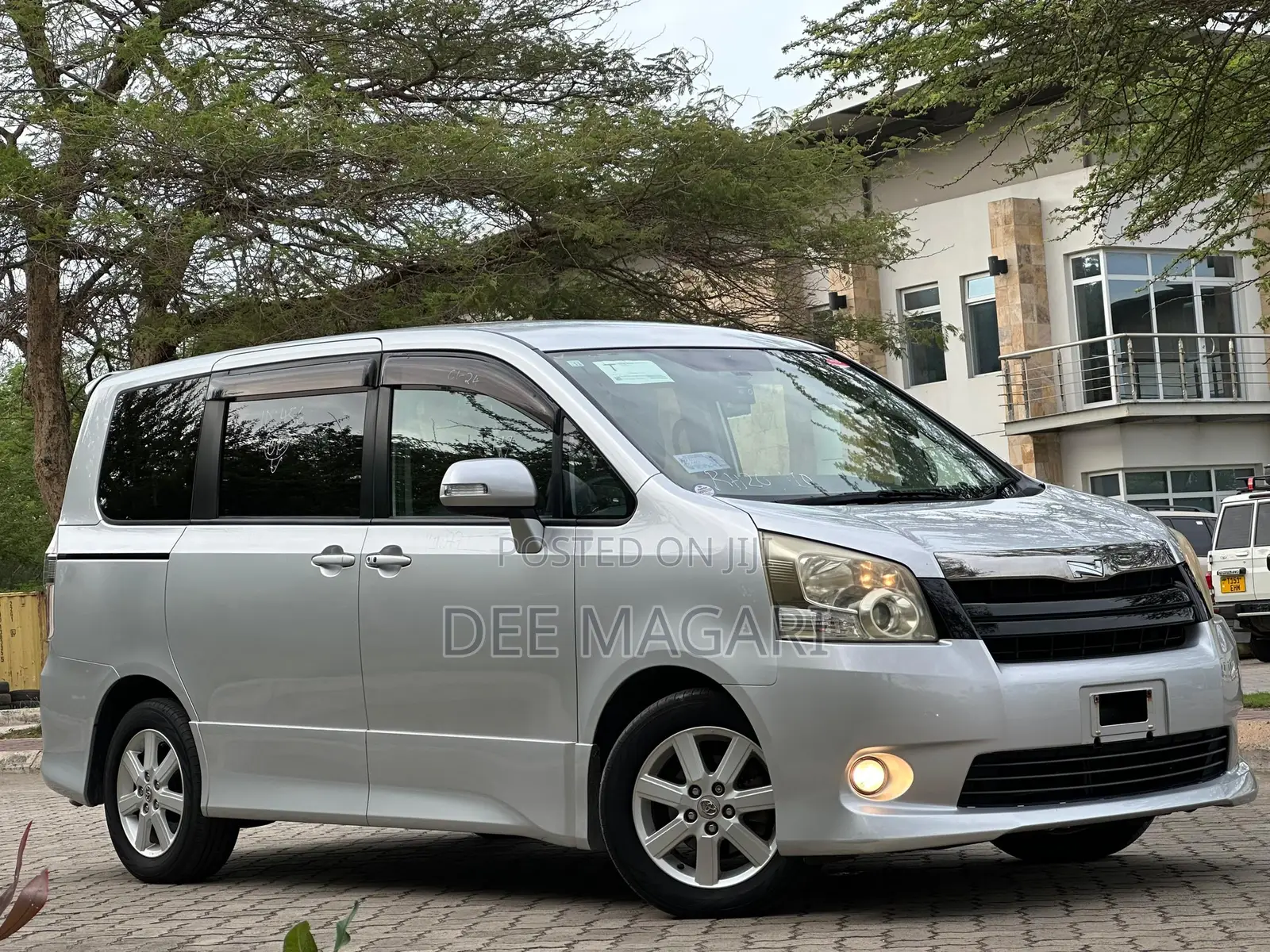 Toyota Noah 2008 Silver