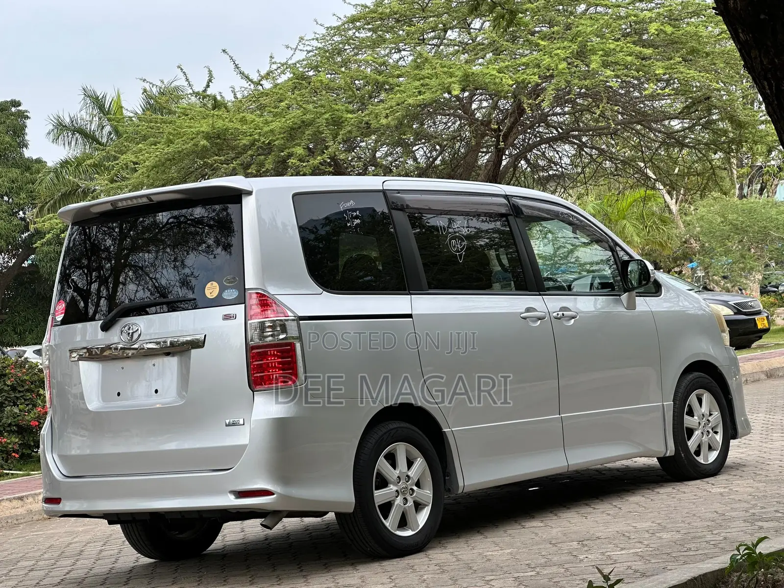 Toyota Noah 2008 Silver