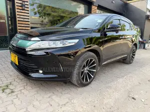 Toyota Harrier 2018 Black