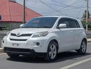 Toyota IST 2008 White