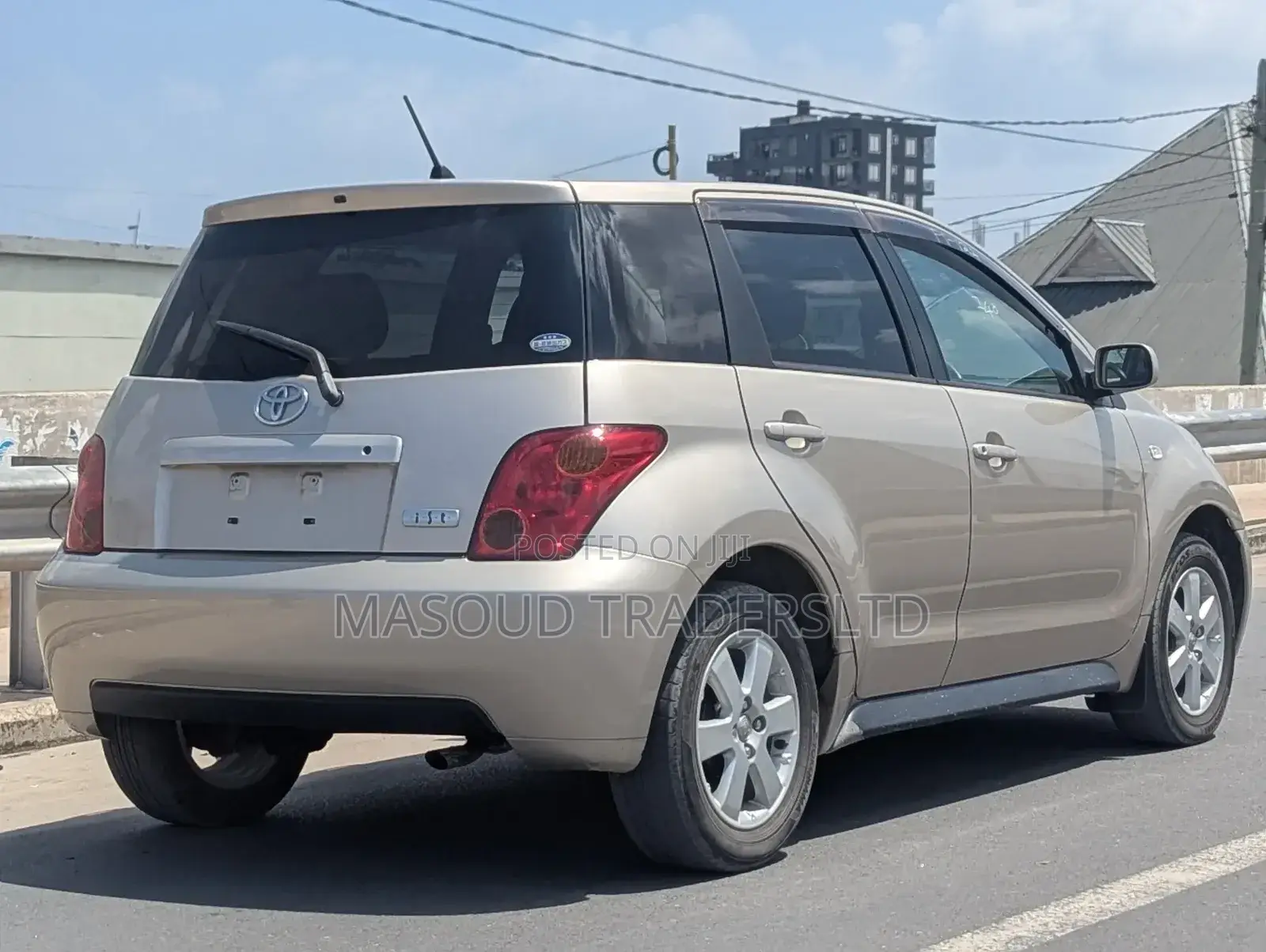 Toyota IST 2004 Gold
