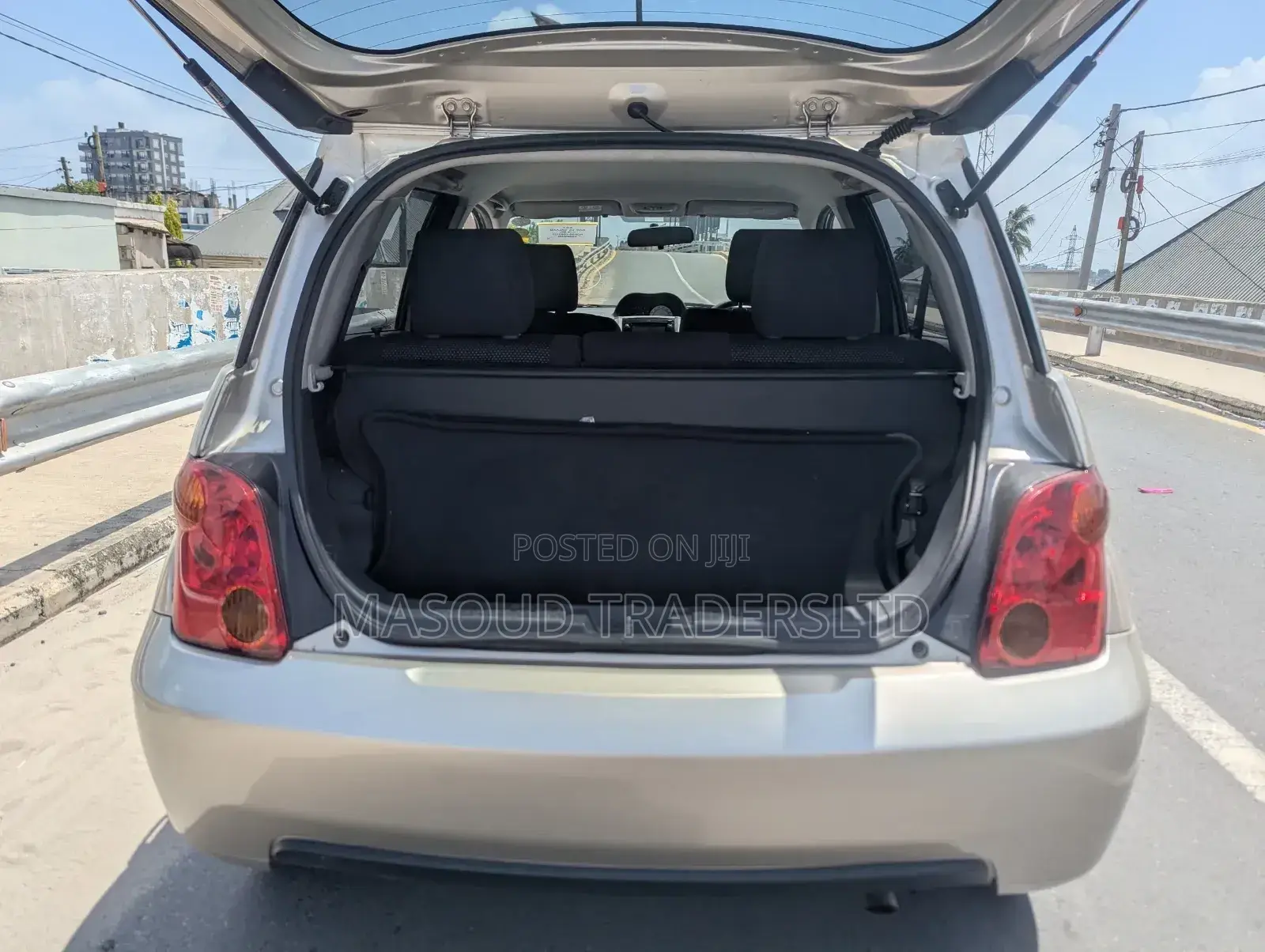 Toyota IST 2004 Gold