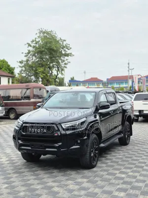 Toyota Hilux 2022 Black