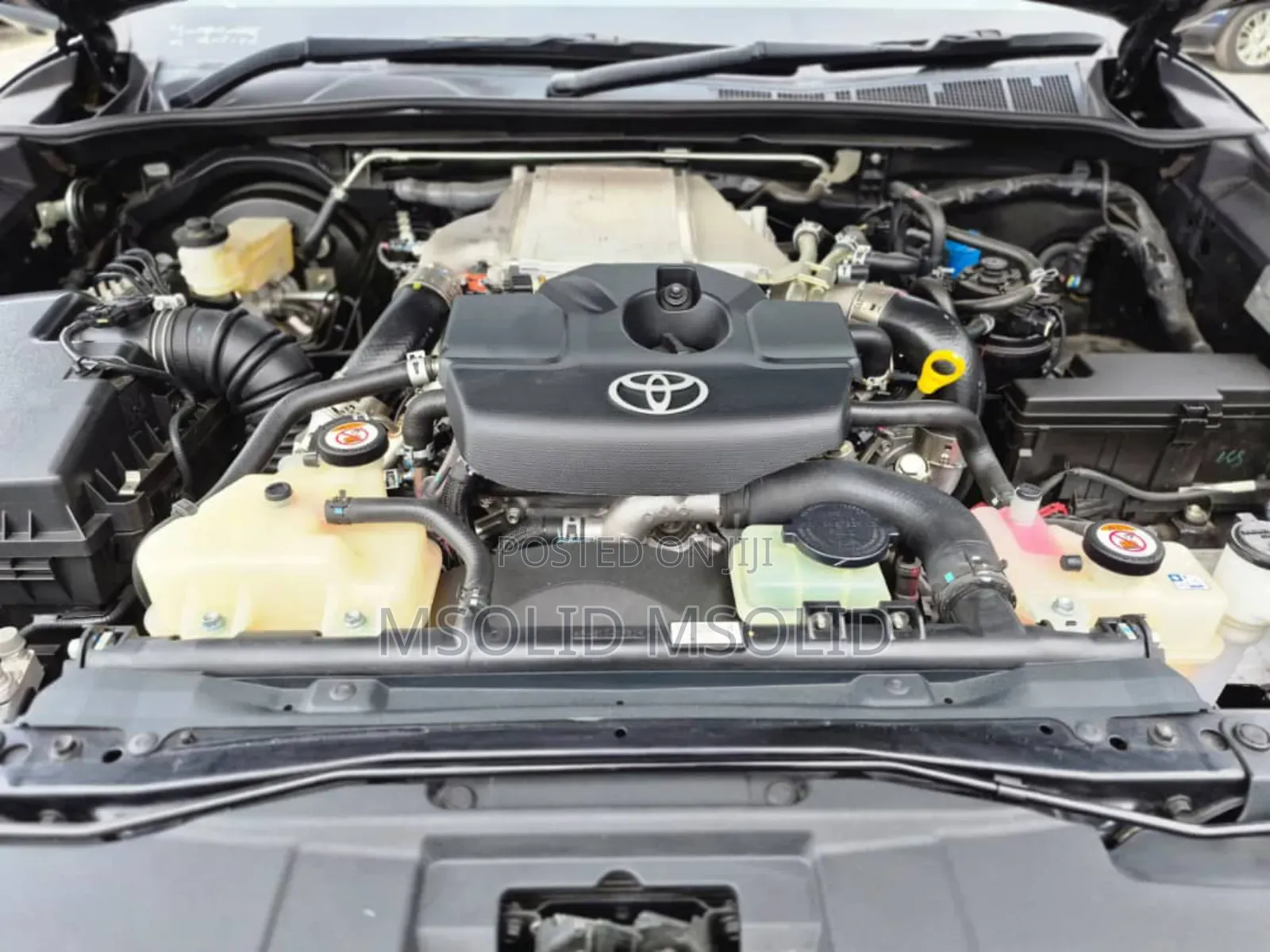 Toyota Hilux 2022 Black