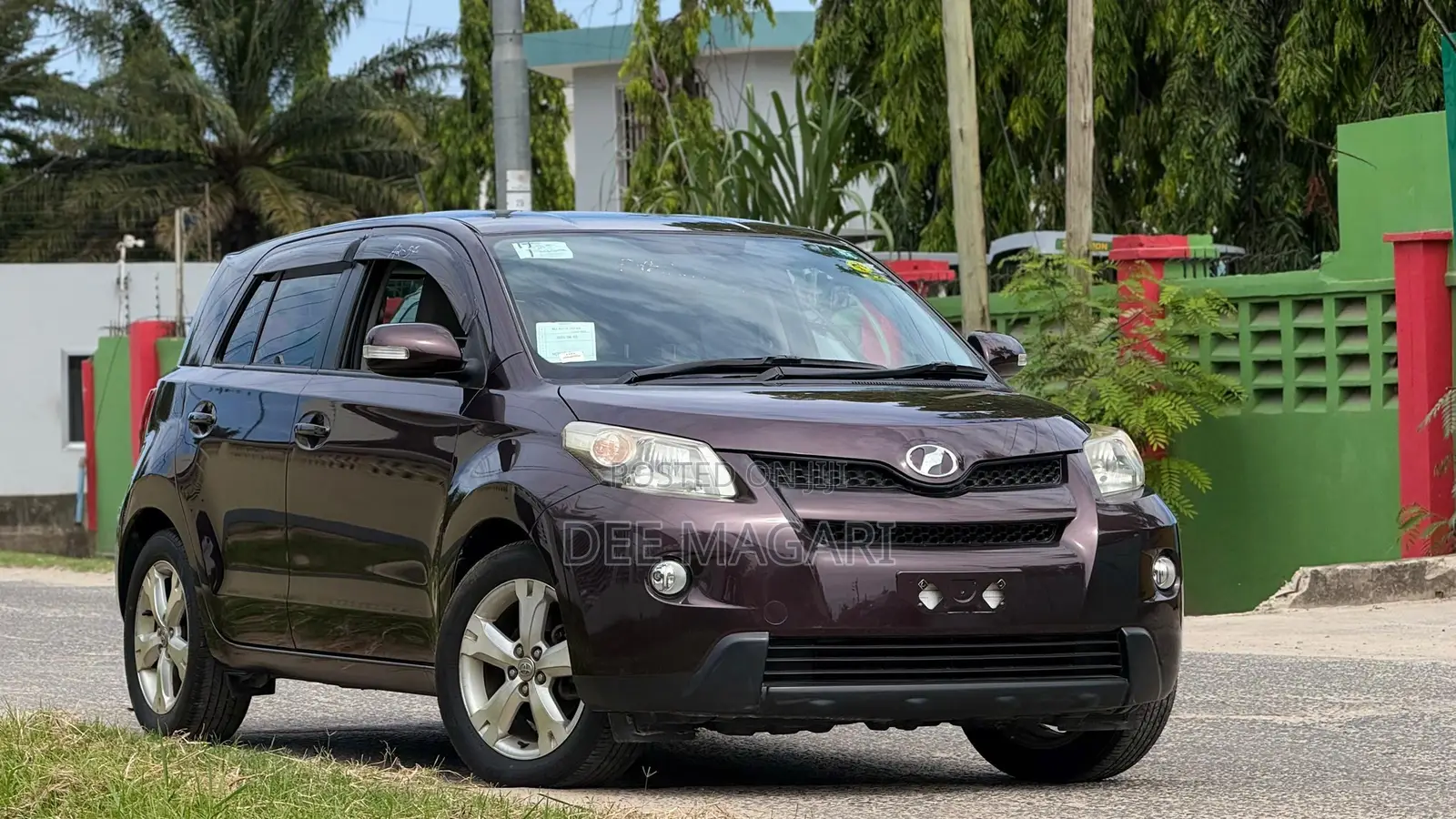 Toyota IST 2010 Maroon