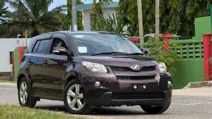 Toyota IST 2010 Maroon