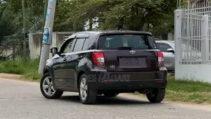 Toyota IST 2010 Maroon