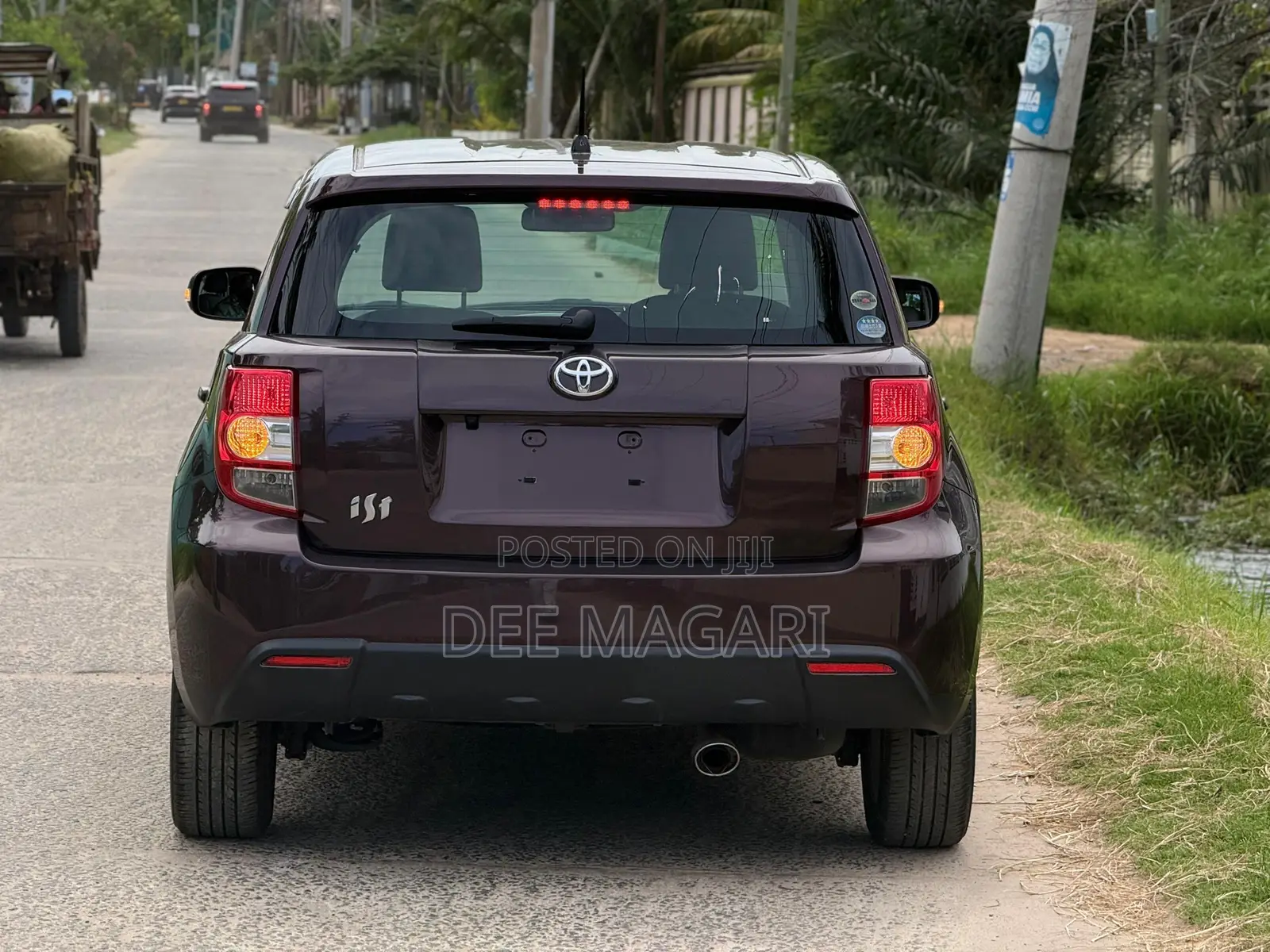 Toyota IST 2010 Maroon