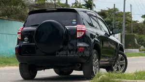 Toyota RAV4 2010 Black